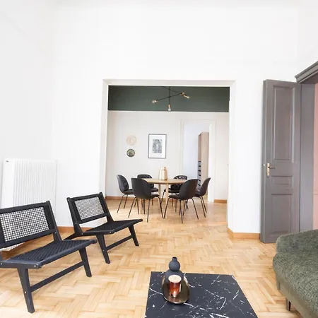 Acropolis Luxe Retreat 15 Ppl 6 Bdrm Neoclassical Jacuzzi Rooftop Apartment